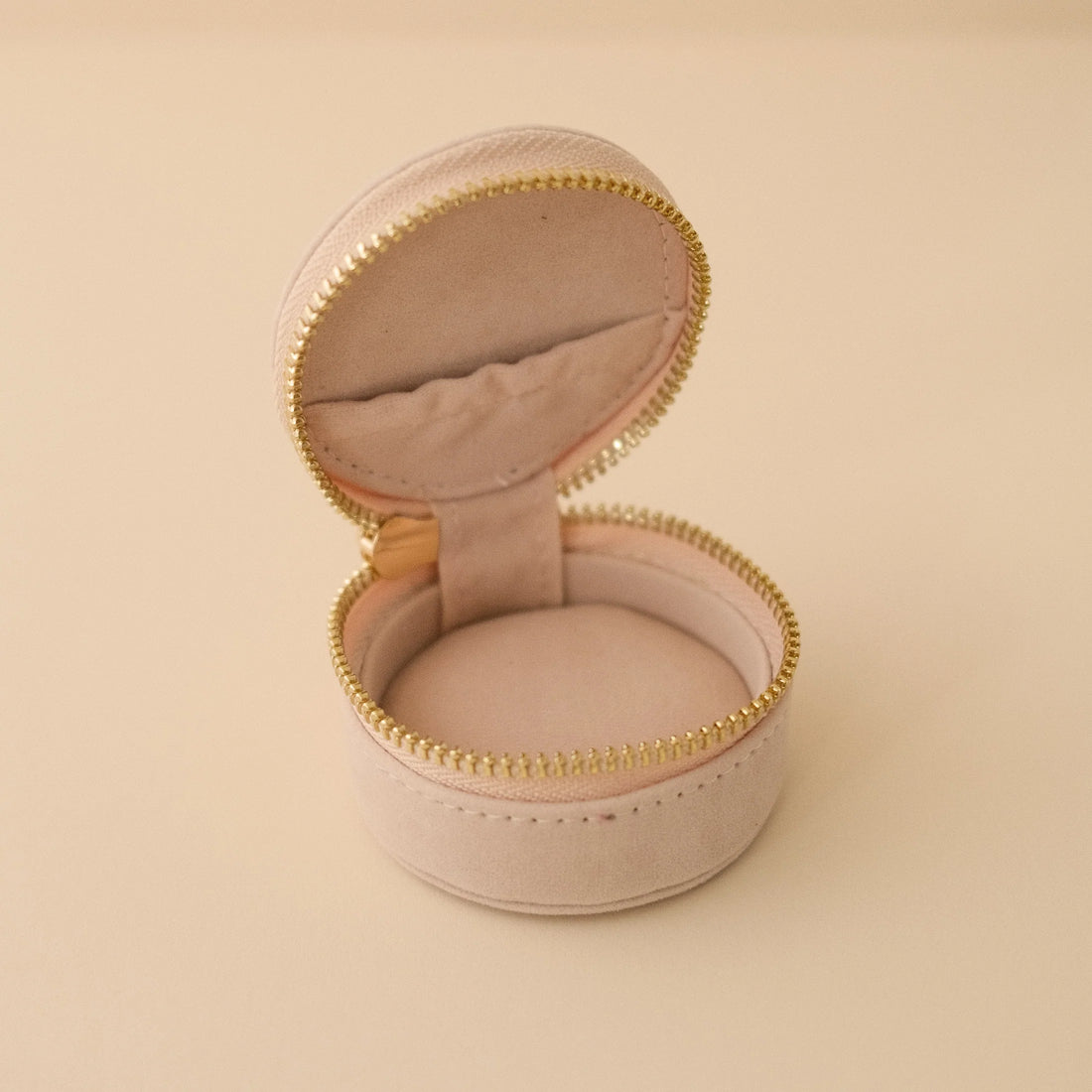 Shell Cream Mini Travel Jewellery Case