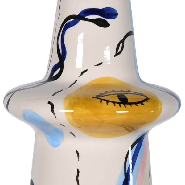 CLOSE UP OF THE TALL HANDPAINTED MALAGA CERAMIC VASE