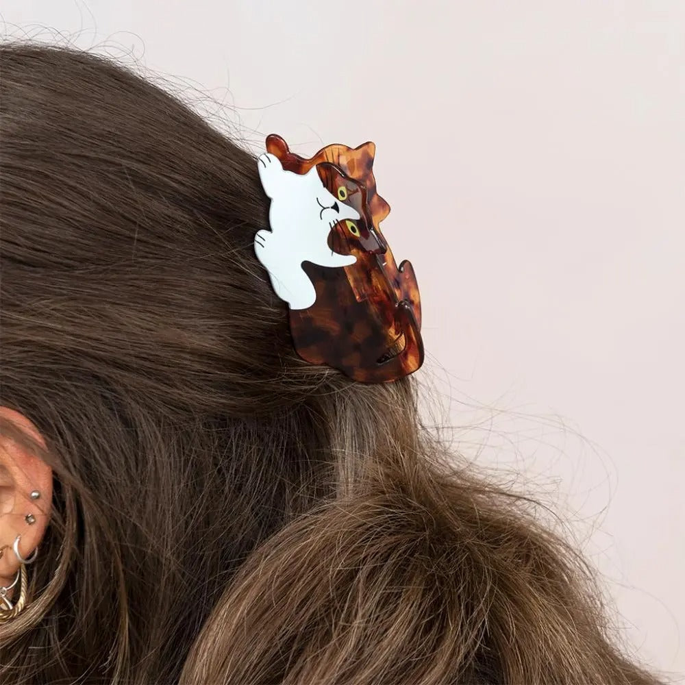 Cute cat-shaped claw hair clip — eco-friendly and stylish accessory.