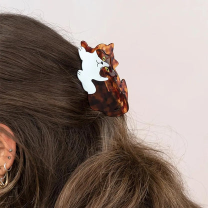 Cute cat-shaped claw hair clip — eco-friendly and stylish accessory.