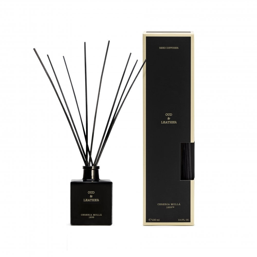 Oud &amp; Leather 100ml reed diffuser – luxury home fragrance with oud, leather, cloves, and sandalwood, handmade in Spain with FSC-certified packaging