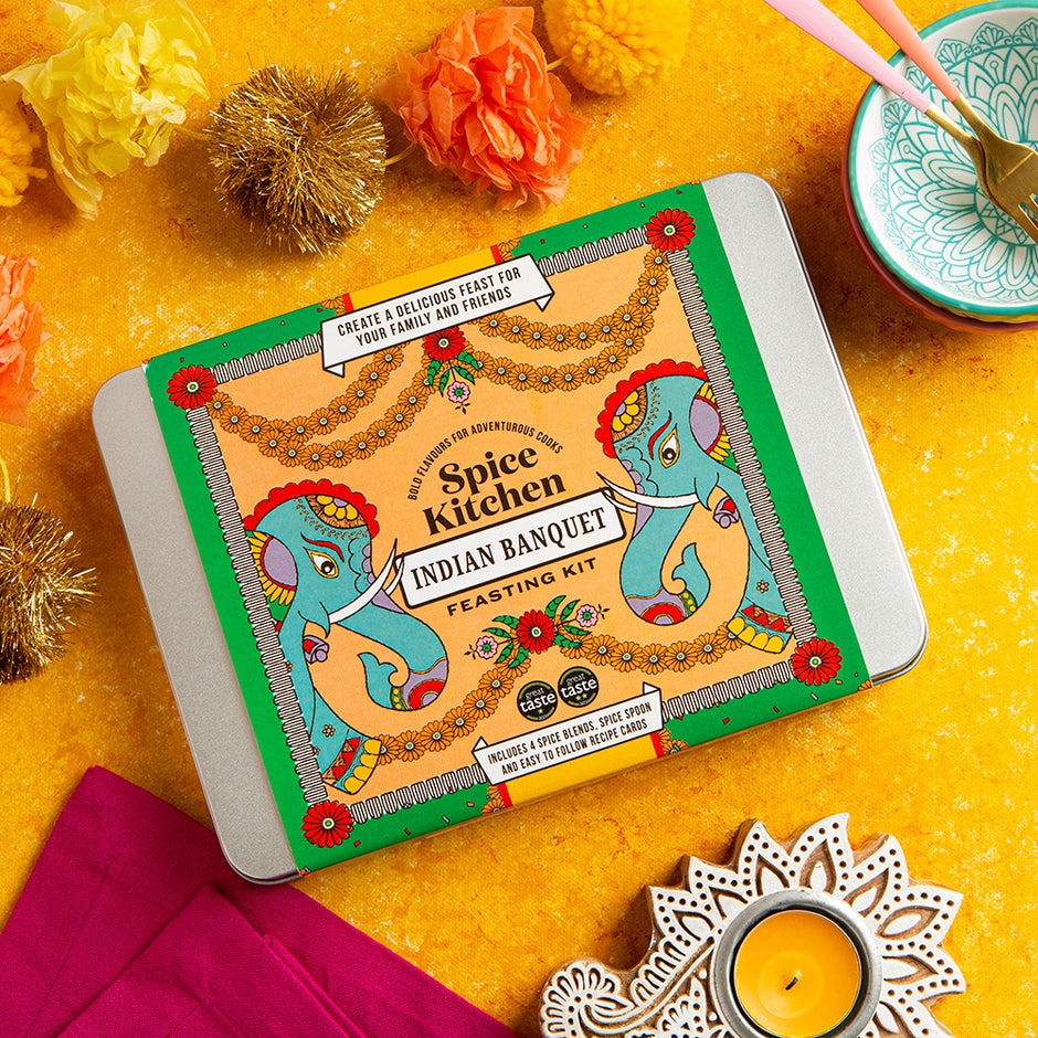 Indian Banquet Feasting Kit with four spice blends, recipe cards, and spice spoon