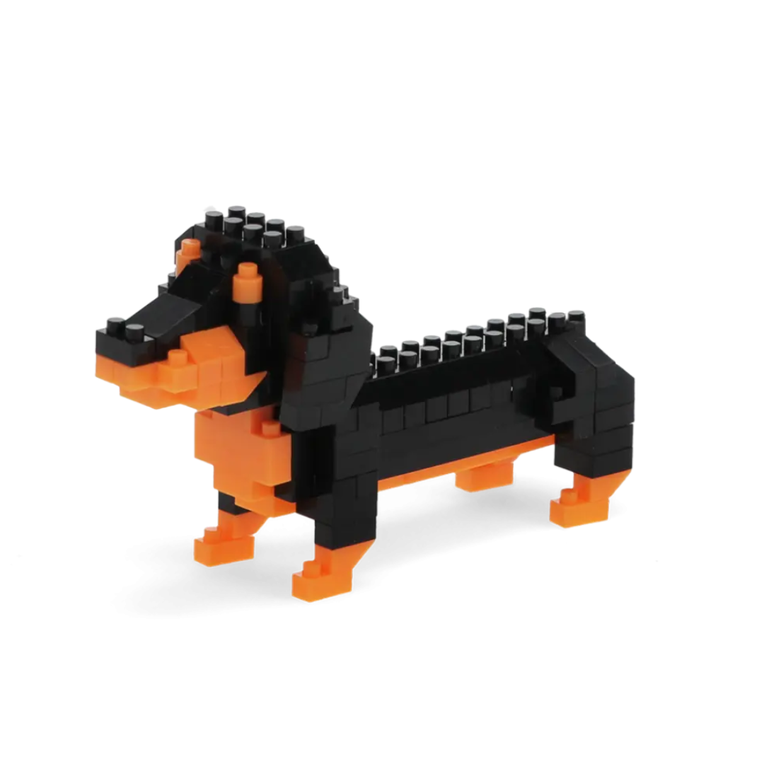 DIY Sausage Dog Brick Building Kit with 128 pieces for children aged 6+, easy-to-follow LEGO animal set.