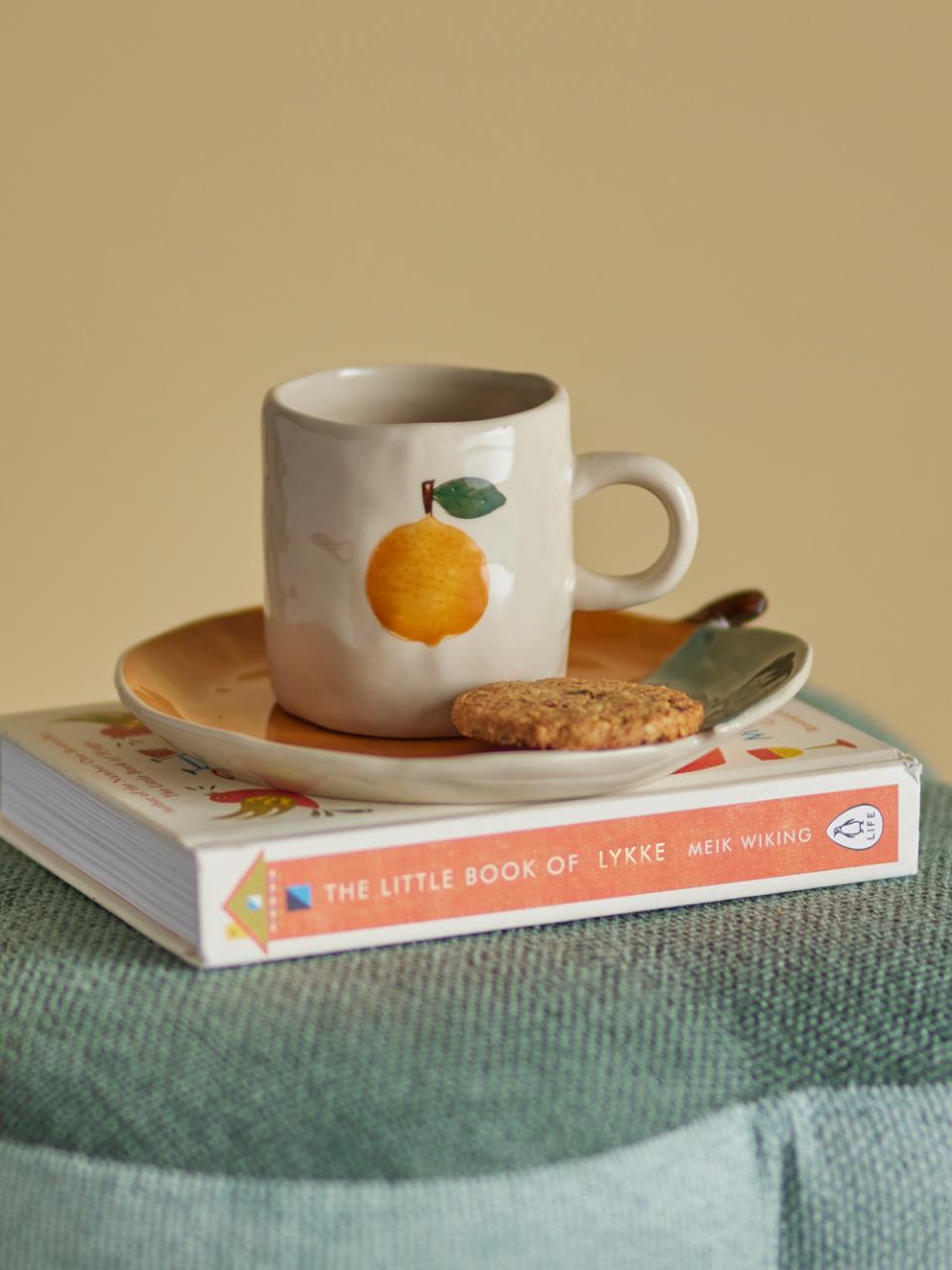 Agnes Stoneware White Cup With Lemon